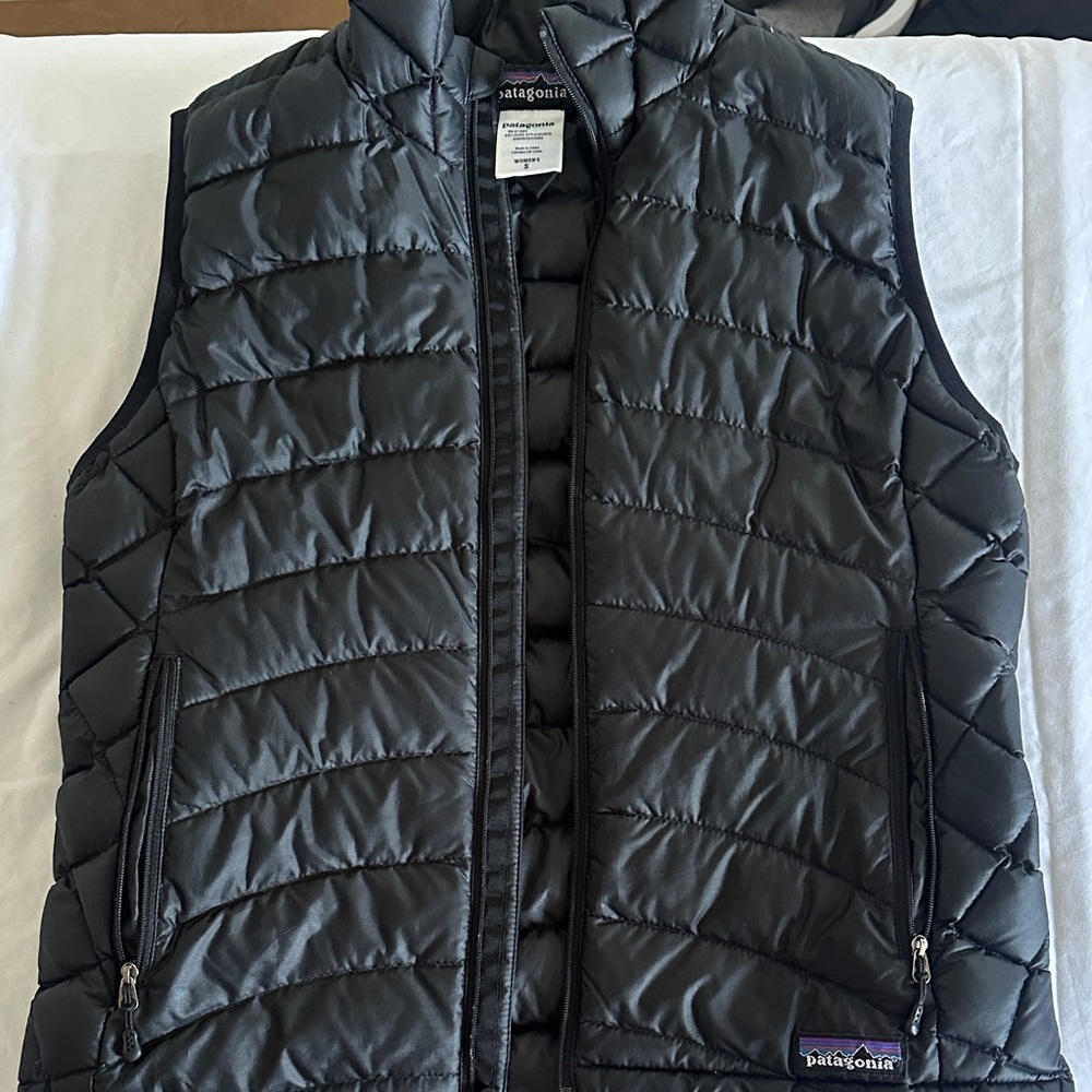 Gently Used - Patagonia Quilted Black Vest